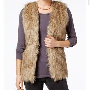 HIPPIE ROSE Juniors Faux Fur Vest with Knit Back - Sz. Medium
